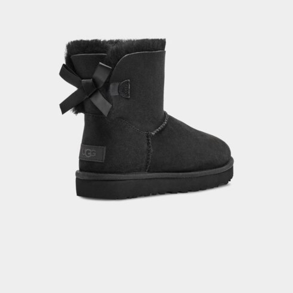 WOMEN’S SIZE 6 UGG BAILEY BOW MINI